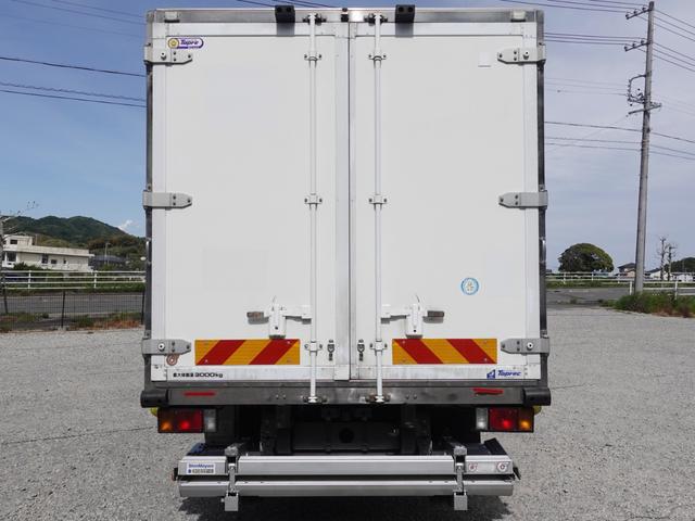 Isuzu ELF 2014